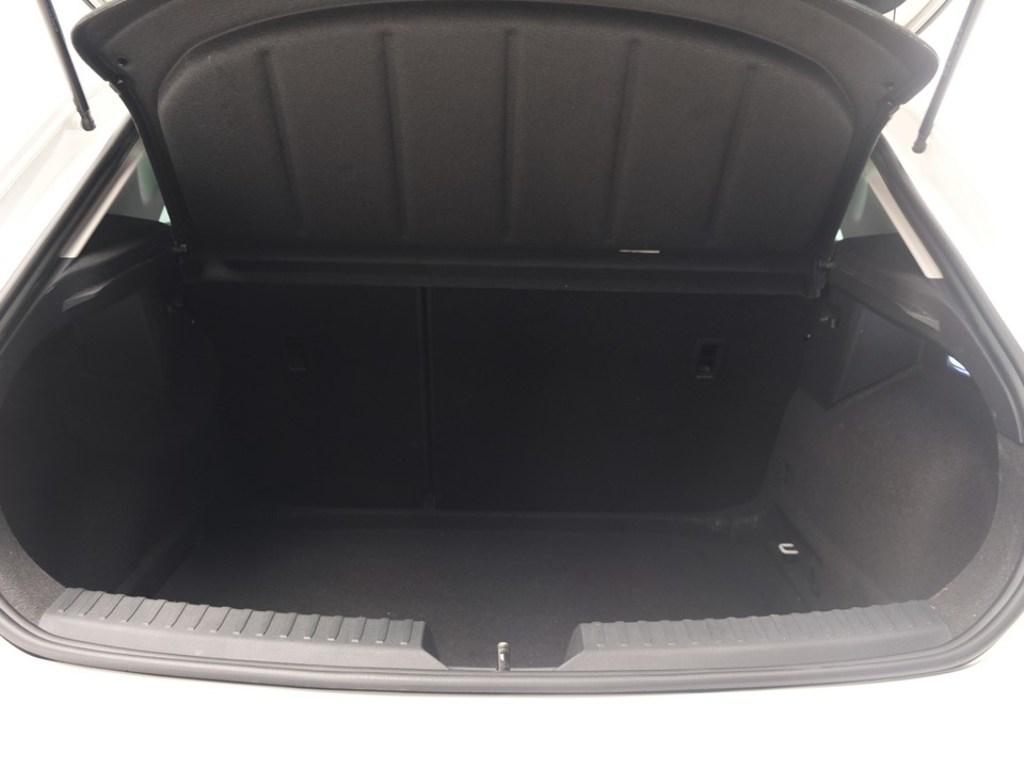 SEAT León 1.5 TSI S&S Style 25 Aniversario 85 kW (116 CV) - 6