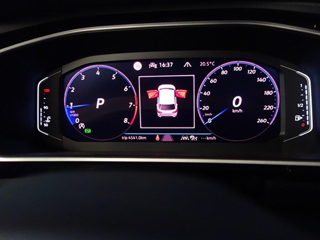 Volkswagen T-Roc R-Line 1.5 TSI 110 kW (150 CV) DSG - 11