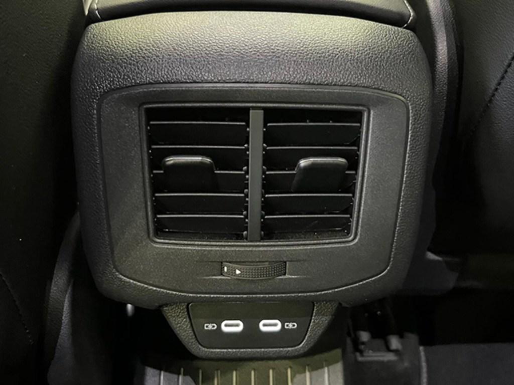 Volkswagen T-Roc R-Line 1.5 TSI 110 kW (150 CV) DSG - 15