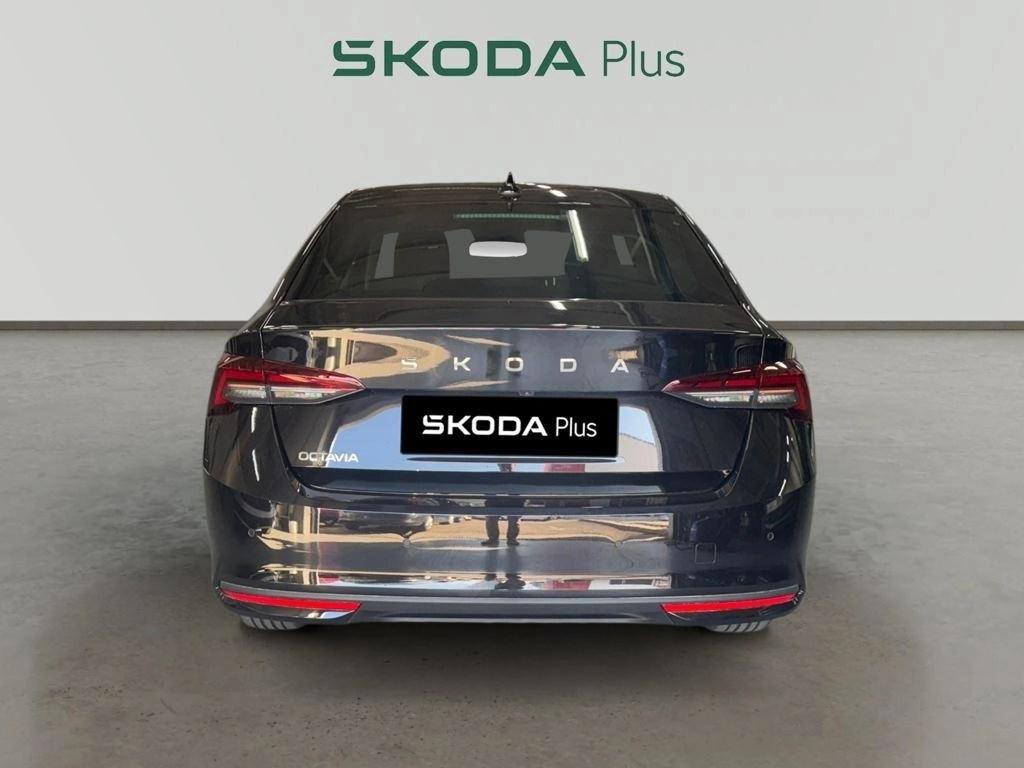 Skoda Octavia 1.5 TSI m-HEV Design DSG 85 kW (116 CV) - 10
