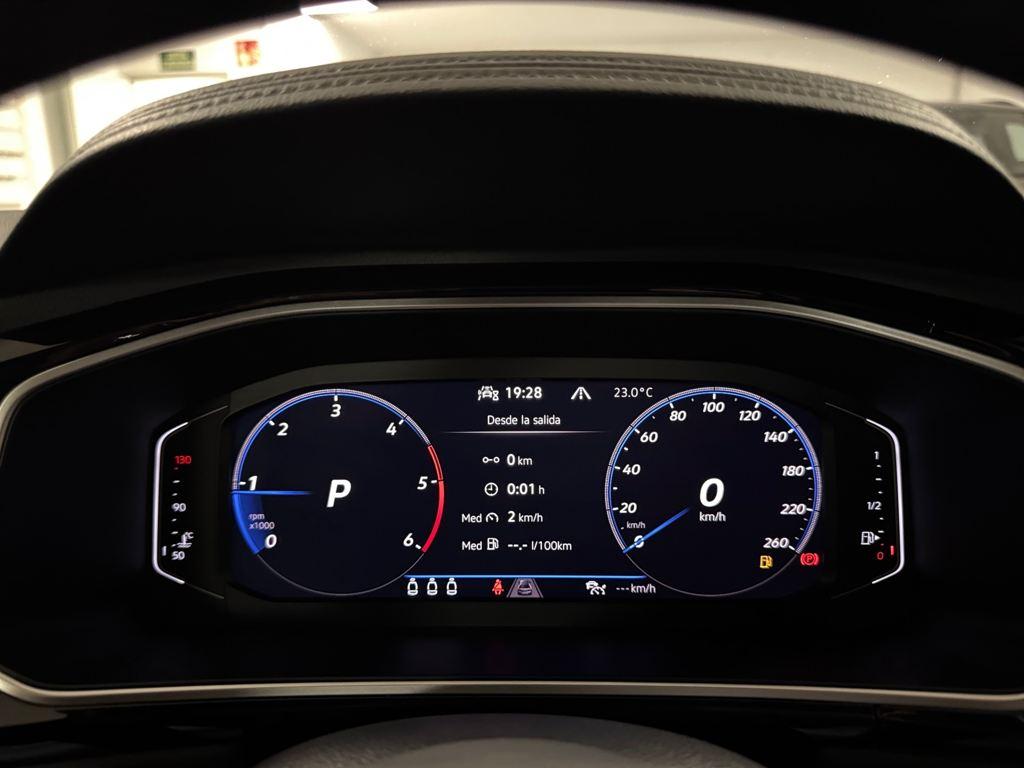 Volkswagen T-Roc R-Line 2.0 TDI 110 kW (150 CV) DSG - 10