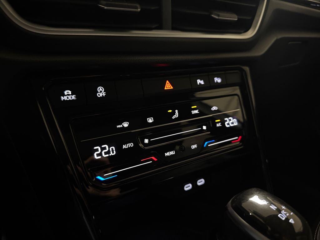 Volkswagen T-Roc R-Line 2.0 TDI 110 kW (150 CV) DSG - 14