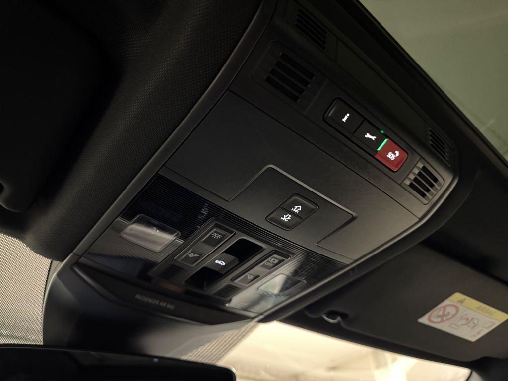 Volkswagen T-Roc R-Line 2.0 TDI 110 kW (150 CV) DSG - 17