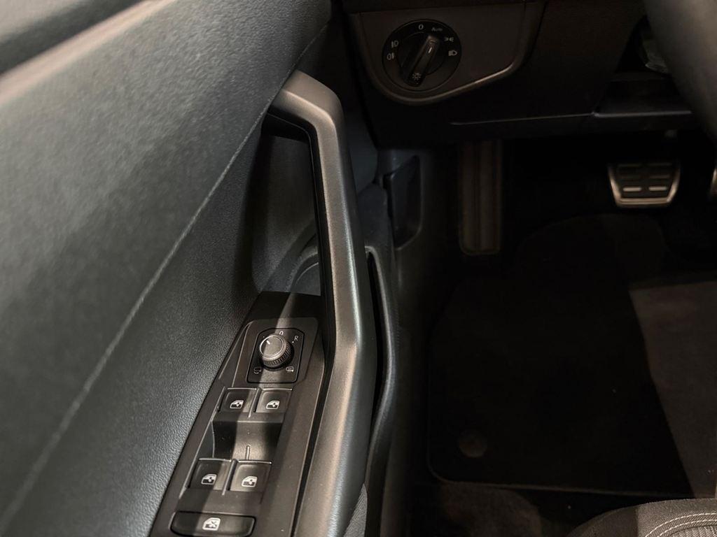 Volkswagen Taigo R-Line 1.0 TSI 81 kW (110 CV) DSG - 17