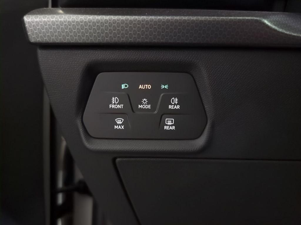 SEAT León 1.5 eTSI Style 25 Aniversario DSG 85 kW (116 CV) - 18