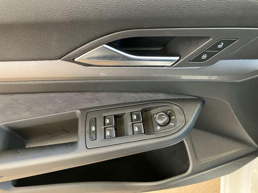 Volkswagen Golf 50 Aniversario 1.5 eTSI 85 kW (116 CV) DSG - 11