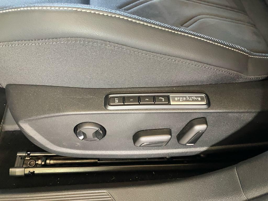 Volkswagen Golf 50 Aniversario 1.5 eTSI 85 kW (116 CV) DSG - 13