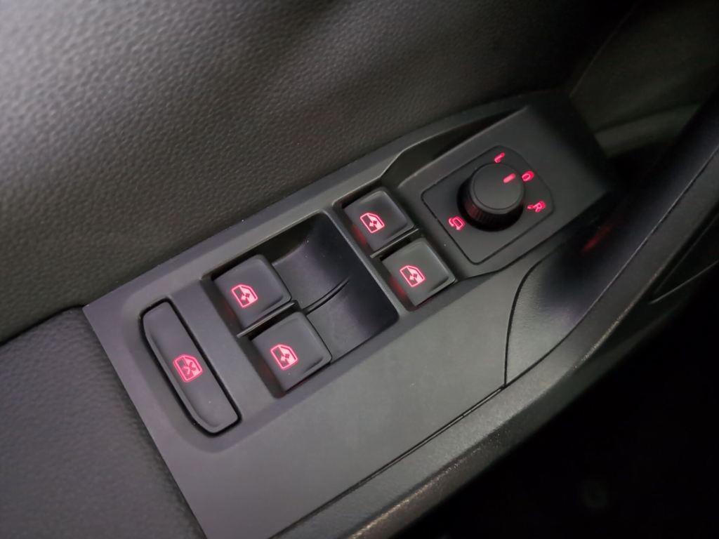 SEAT Arona 1.0 TSI S&S Xperience XM 85 kW (115 CV) - 17