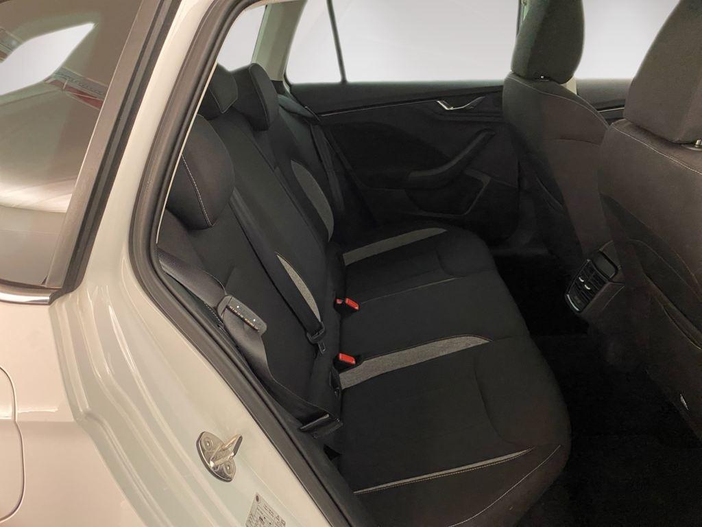 Skoda Kamiq 1.0 TSI Selection 85 kW (115 CV) - 4