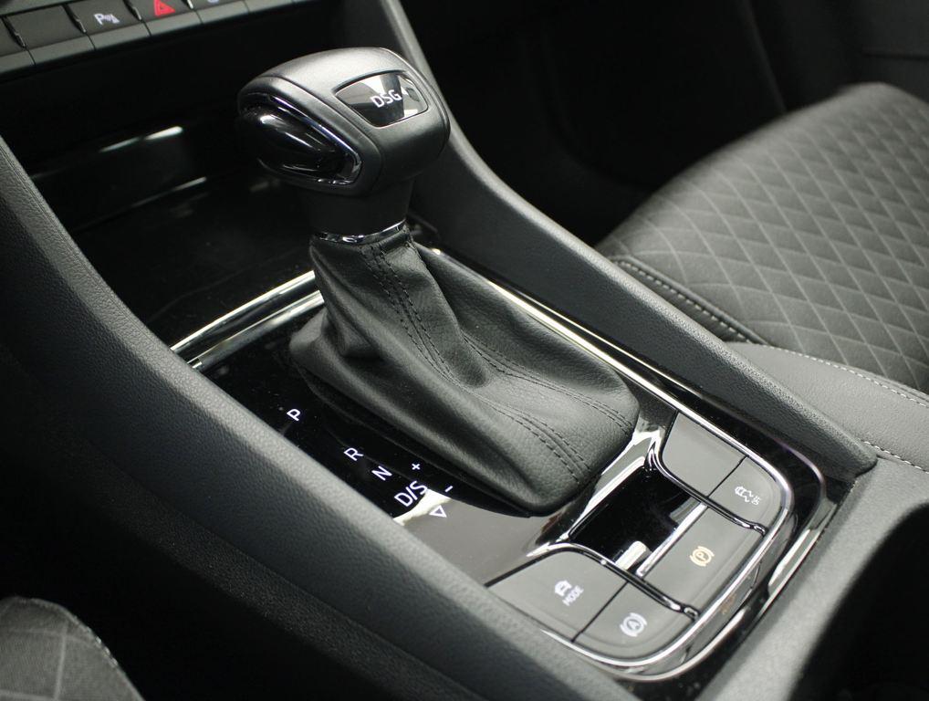 Skoda Karoq 1.5 TSI ACT Style DSG 110 kW (150 CV) - 9