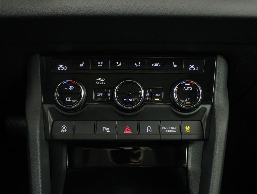 Skoda Karoq 1.5 TSI ACT Style DSG 110 kW (150 CV) - 10