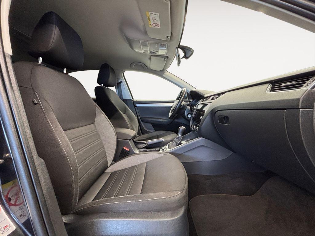 Skoda Octavia 2.0 TDI CR Ambition DSG 110 kW (150 CV) - 4