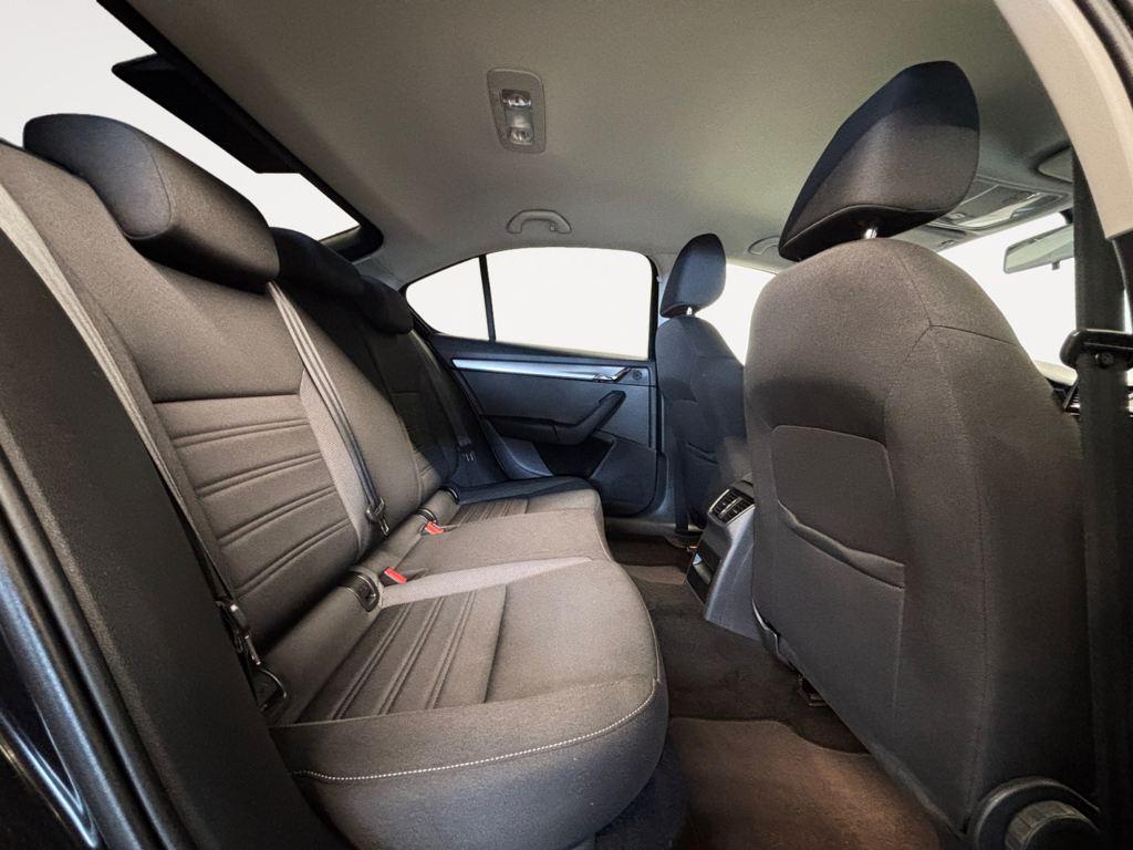 Skoda Octavia 2.0 TDI CR Ambition DSG 110 kW (150 CV) - 5