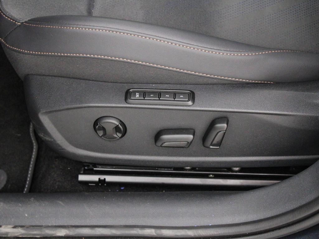 CUPRA Leon Sportstourer 1.5 eTSI DSG 110 kW (150 CV)  - 12