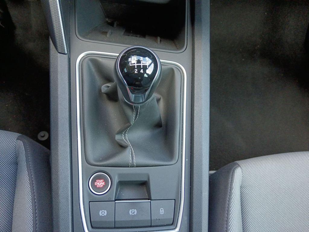 SEAT León 2.0 TDI S&S Style XS 85 kW (115 CV) - 9