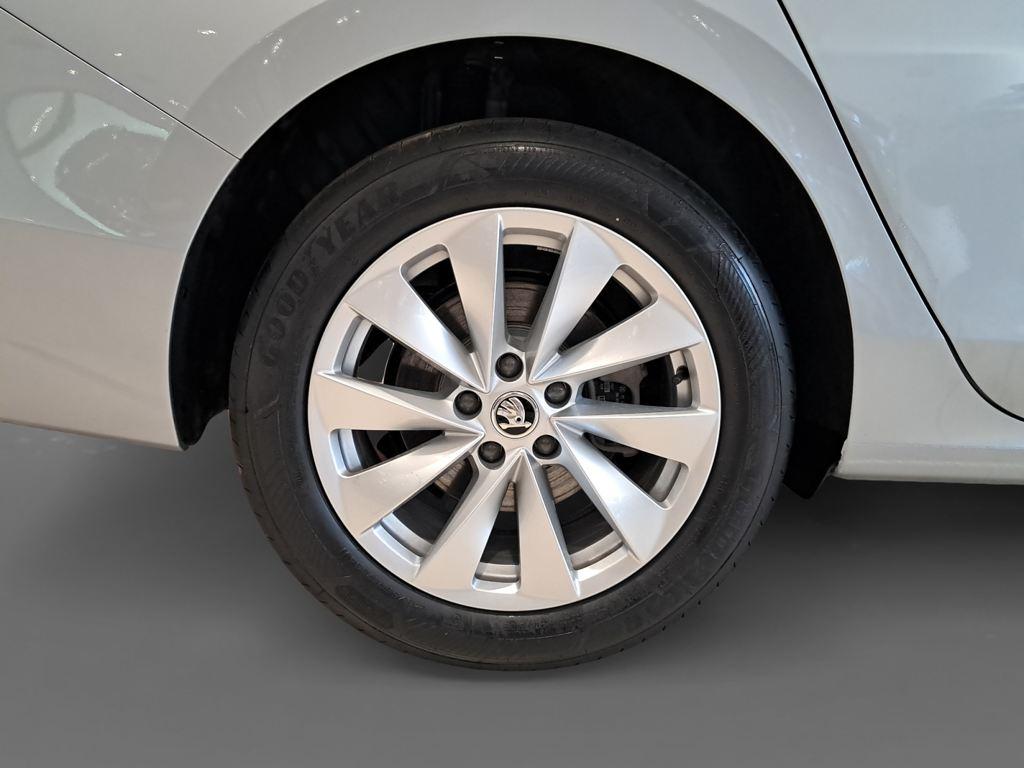 Skoda Superb 1.5 TSI m-HEV Essence DSG 110 kW (150 CV) - 7