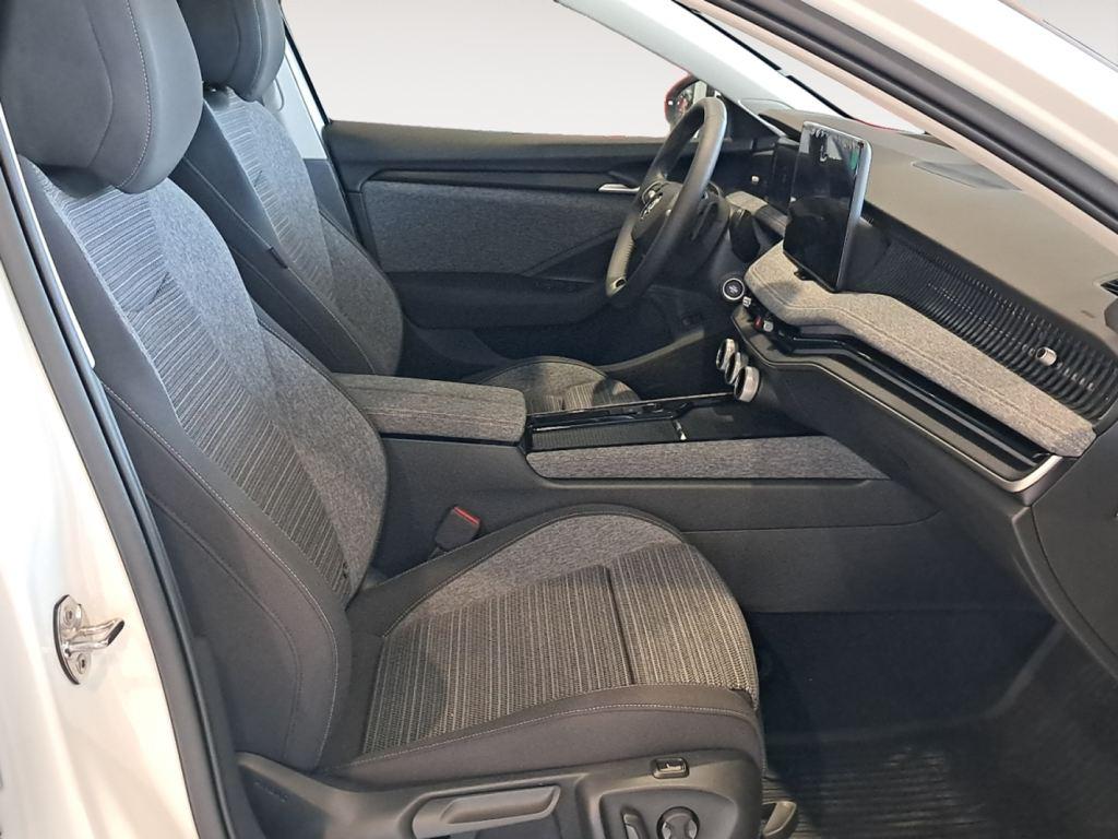 Skoda Superb 1.5 TSI m-HEV Selection DSG 110 kW (150 CV) - 4