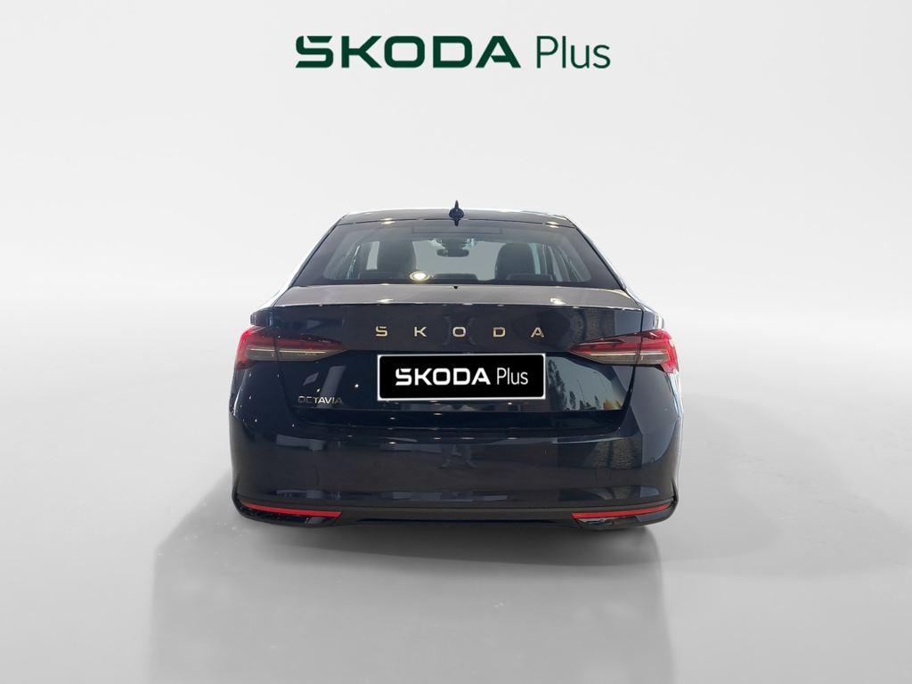 Skoda Octavia 1.5 TSI m-HEV Selection DSG 110 kW (150 CV) - 10