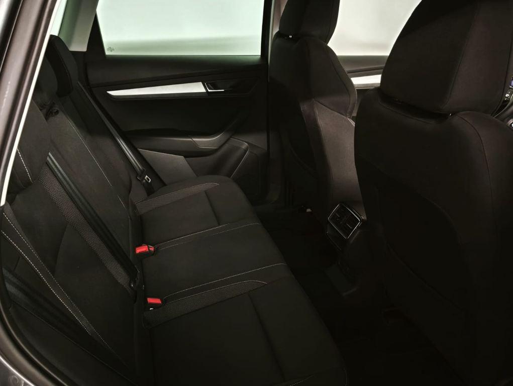 Skoda Karoq 2.0 TDI Selection 85 kW (115 CV) - 5