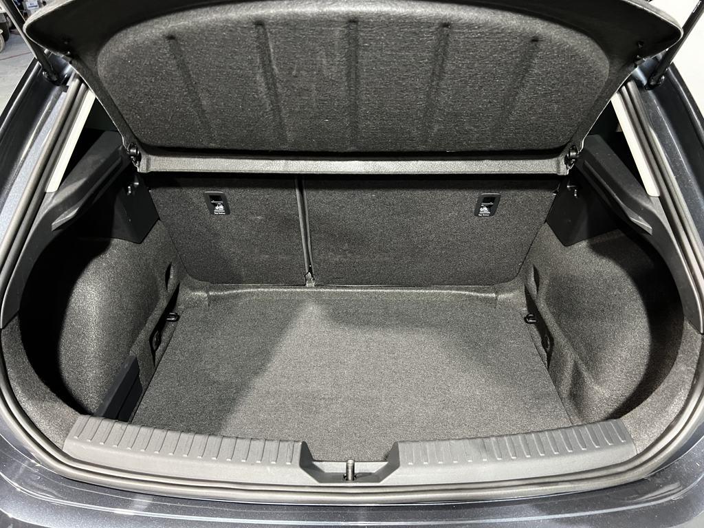 SEAT León 1.5 TSI S&S Style 25 Aniversario 85 kW (116 CV) - 6