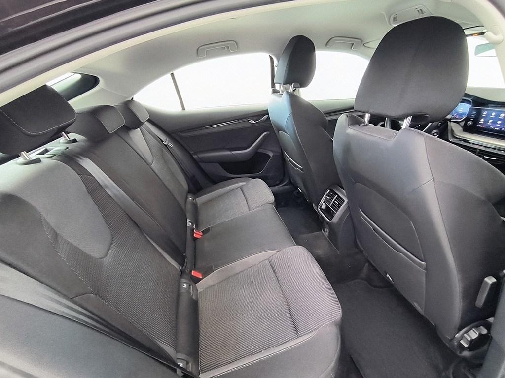 Skoda Octavia 1.0 TSI mHEV Ambition DSG 81 kW (110 CV) - 5