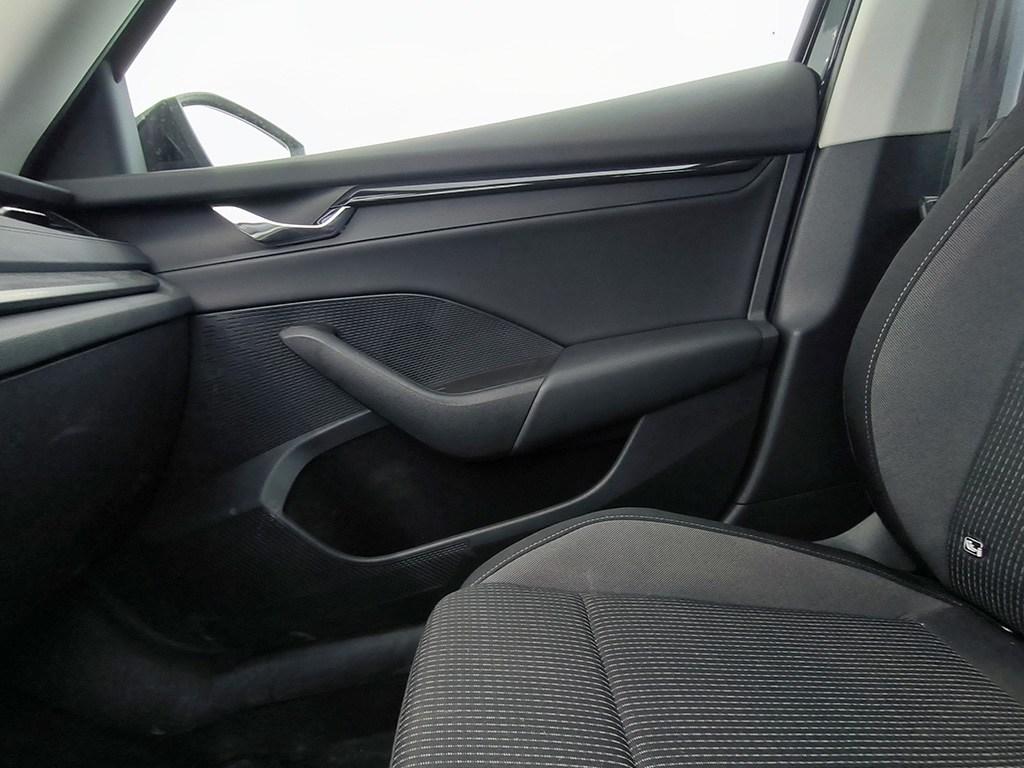 Skoda Octavia 1.0 TSI mHEV Ambition DSG 81 kW (110 CV) - 13