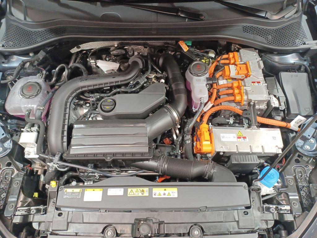 SEAT León 1.5 TSI e-Hybrid FR XM DSG 150 kW (204 CV) - 17