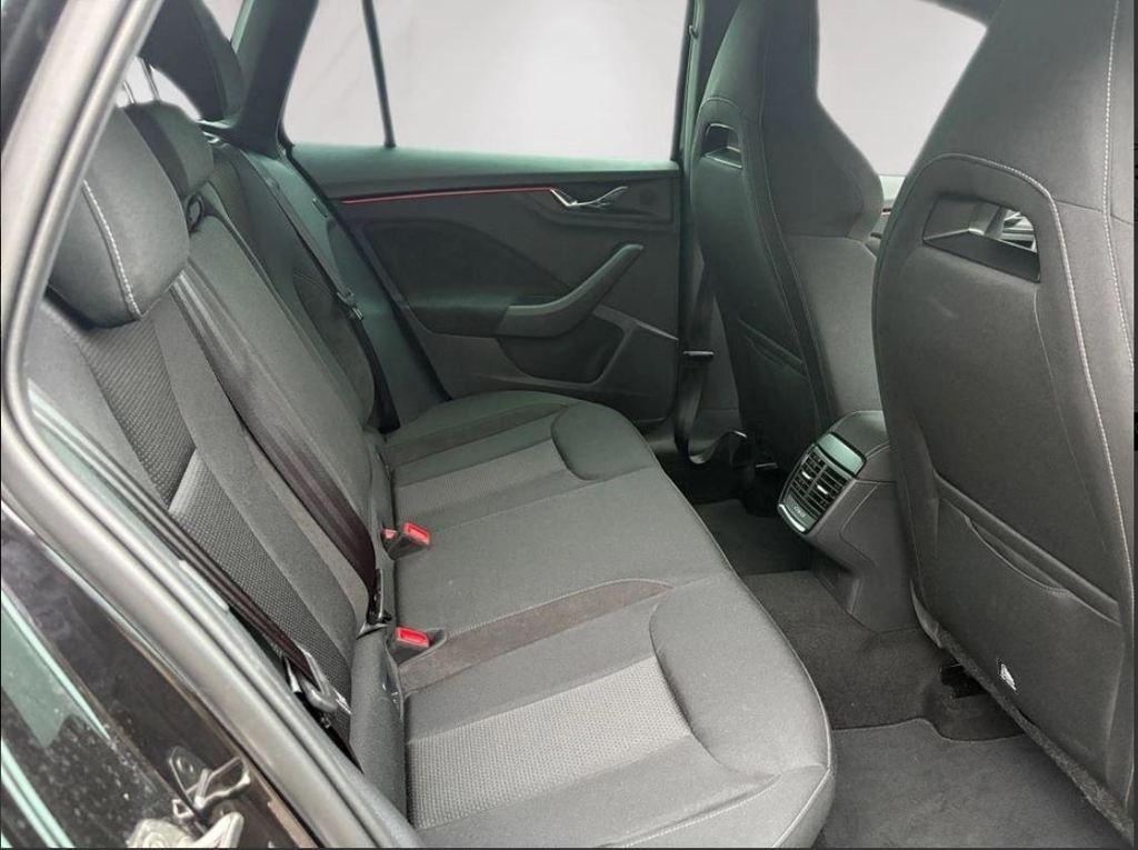 Skoda Kamiq 1.0 TSI Design DSG 85 kW (115 CV) - 5