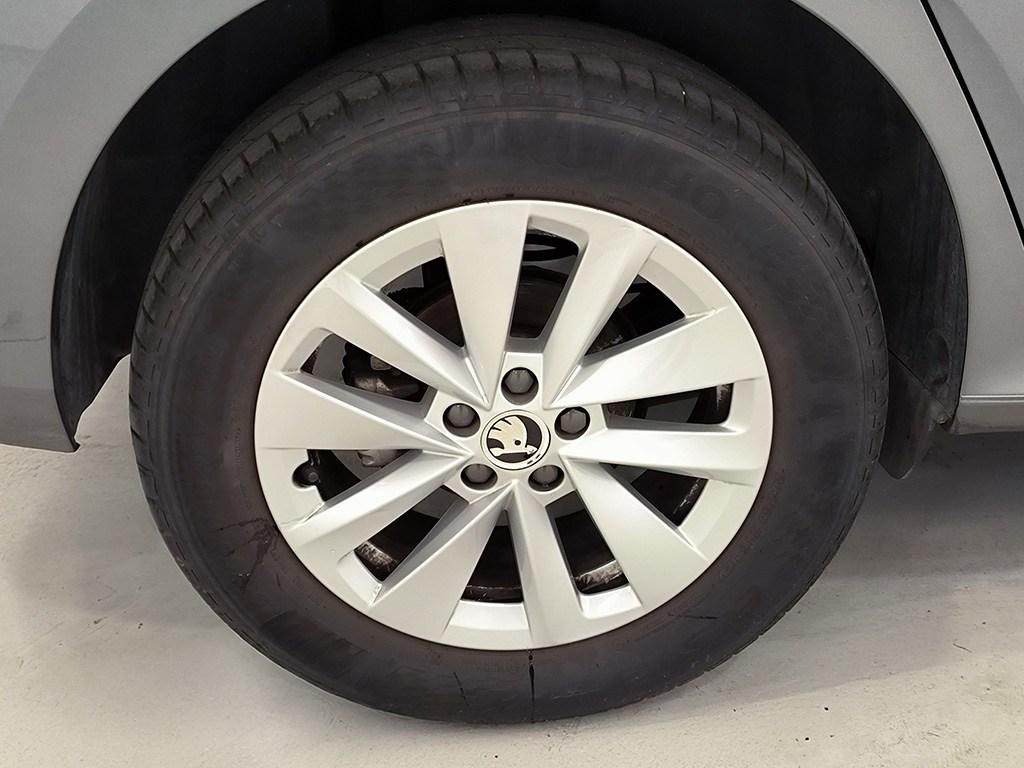 Skoda Kamiq 1.0 TSI Selection DSG 85 kW (115 CV) - 7