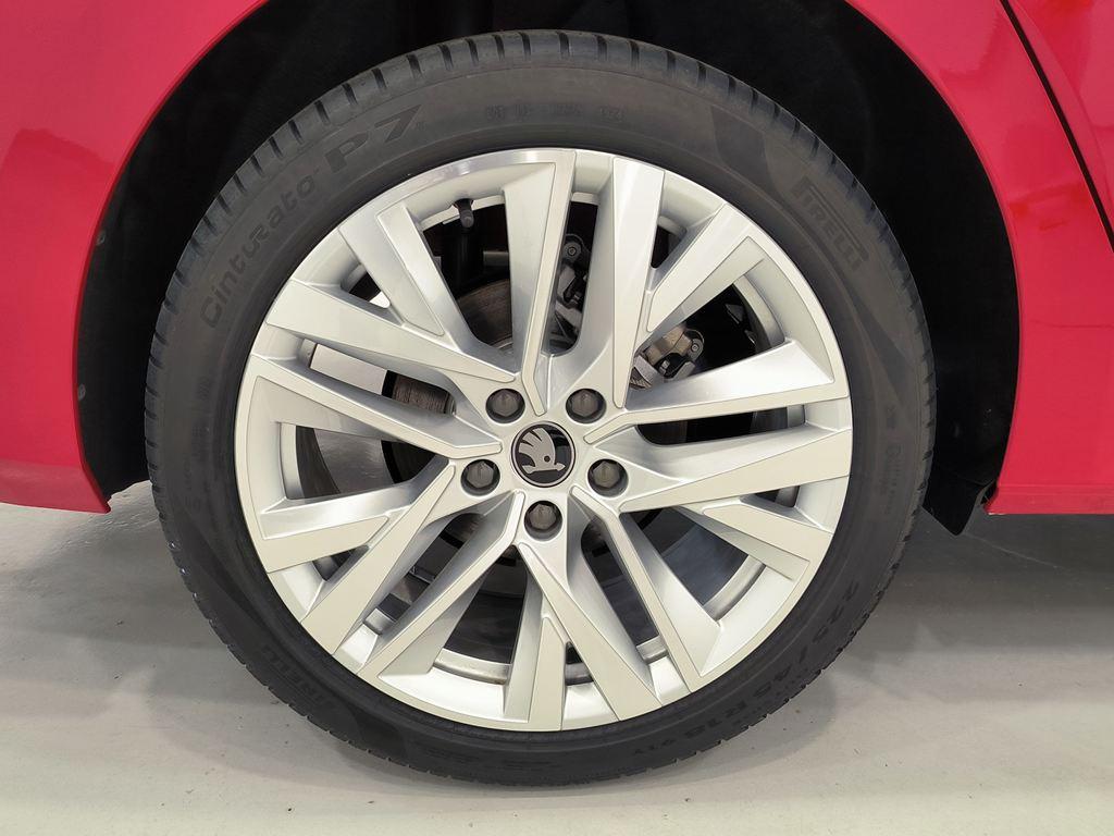 Skoda Octavia Combi 2.0 TDI Design DSG 110 kW (150 CV) - 7