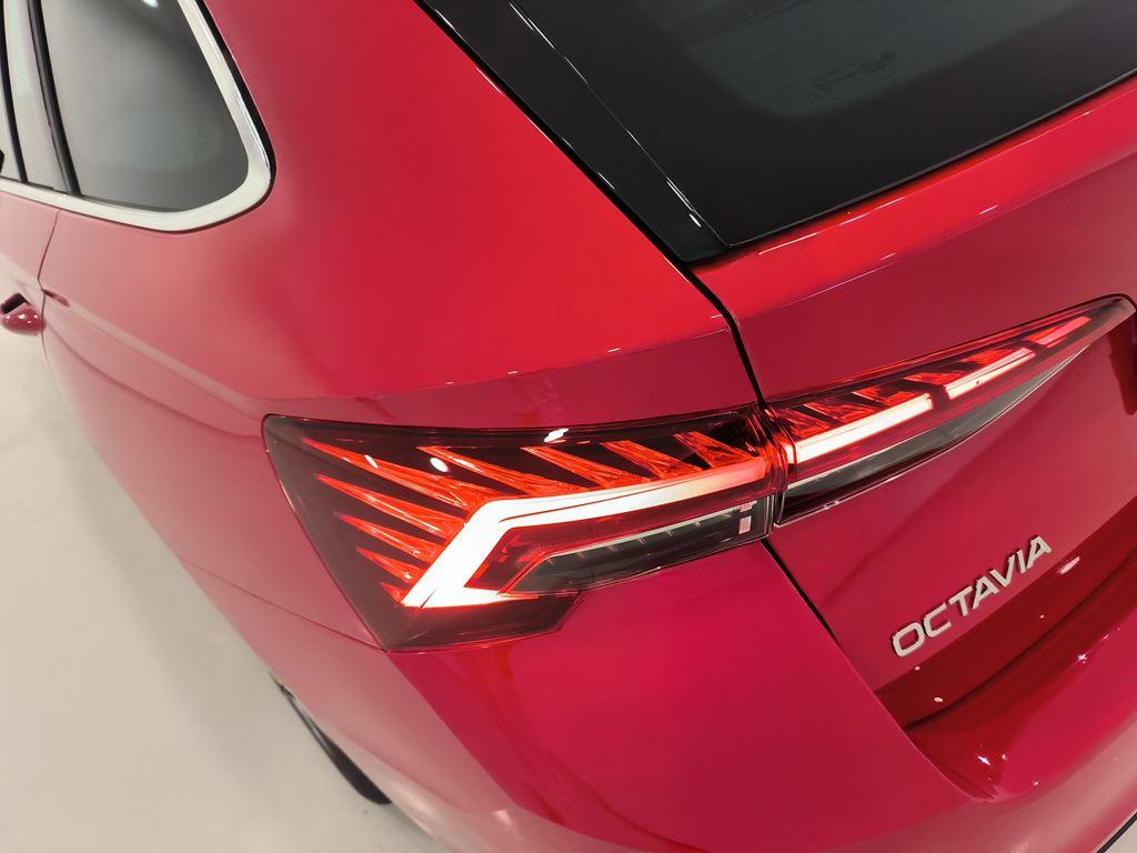 Skoda Octavia Combi 2.0 TDI Design DSG 110 kW (150 CV) - 16