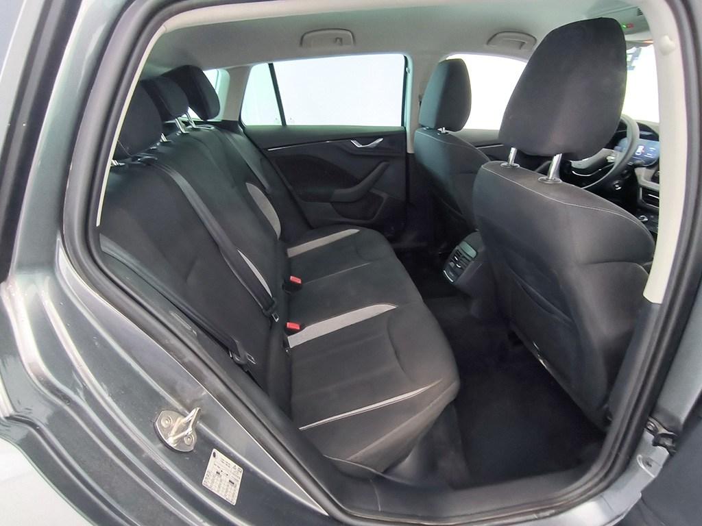 Skoda Scala 1.0 TSI Selection 85 kW (115 CV) - 5