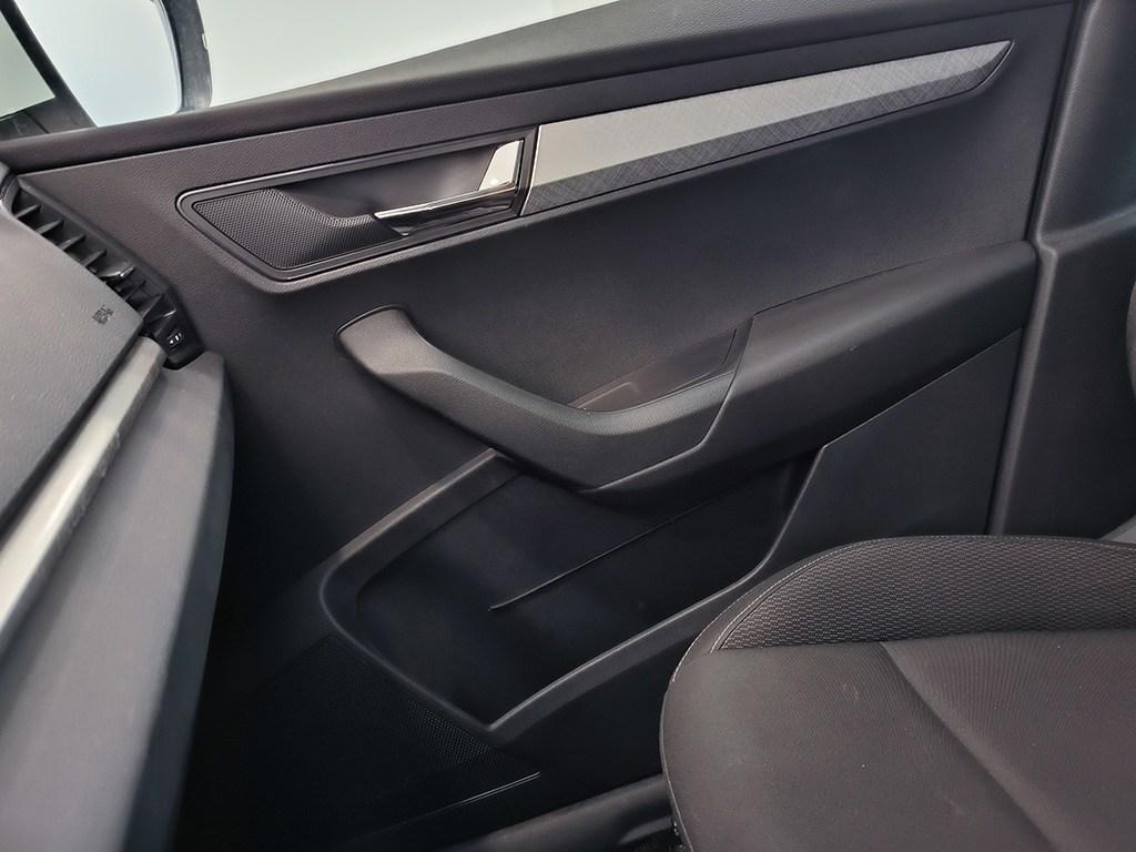 Skoda Karoq 1.5 TSI ACT Selection DSG 110 kW (150 CV) - 12