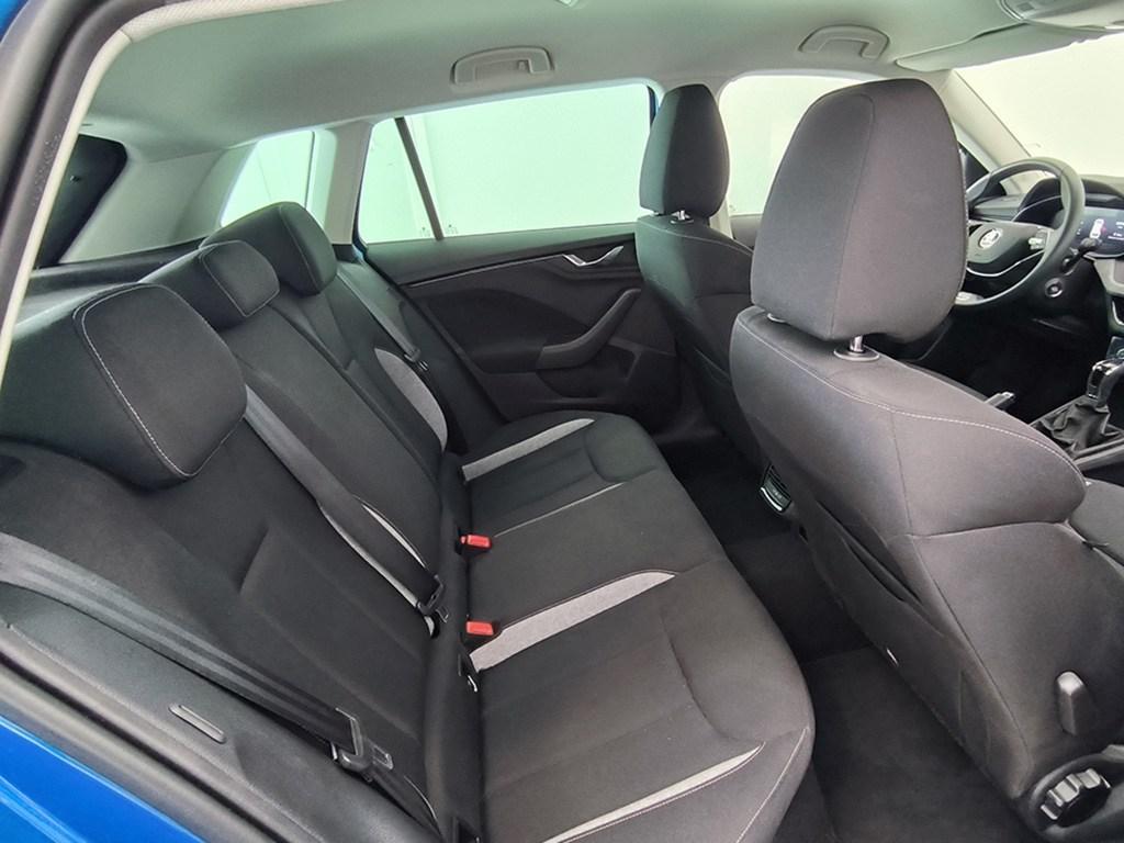 Skoda Kamiq 1.0 TSI Selection DSG 85 kW (115 CV) - 5