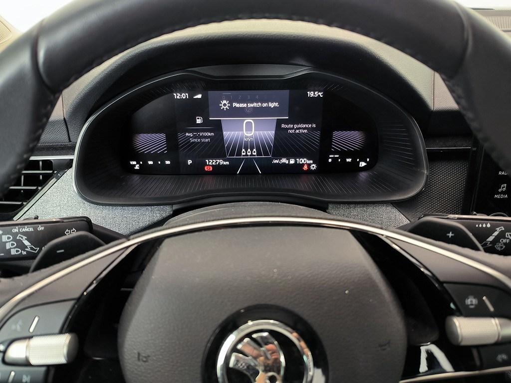 Skoda Kamiq 1.0 TSI Selection DSG 85 kW (115 CV) - 12