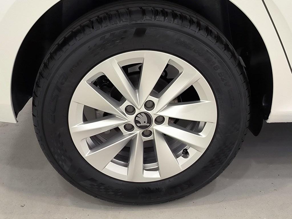 Skoda Kamiq 1.0 TSI Selection DSG 85 kW (115 CV) - 7