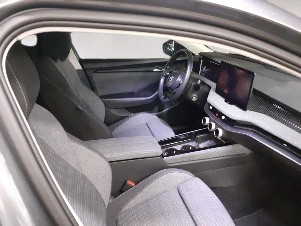 Skoda Superb Combi 2.0 TDI Selection DSG 110 kW (150 CV) - 4