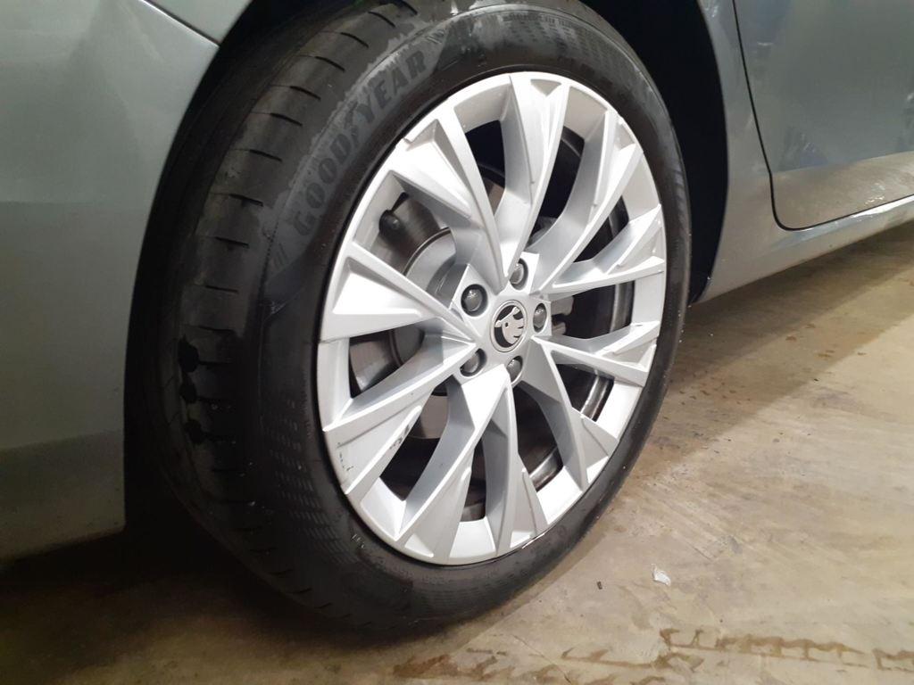 Skoda Superb Combi 2.0 TDI Selection DSG 110 kW (150 CV) - 7