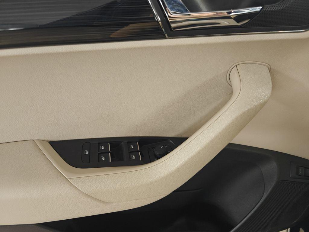 Skoda Karoq 1.5 TSI ACT Style DSG 110 kW (150 CV) - 12