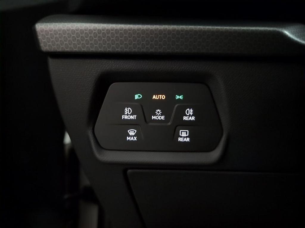 SEAT León ST 1.5 eTSI Style 25 Aniversario DSG 85 kW (116 CV) - 18