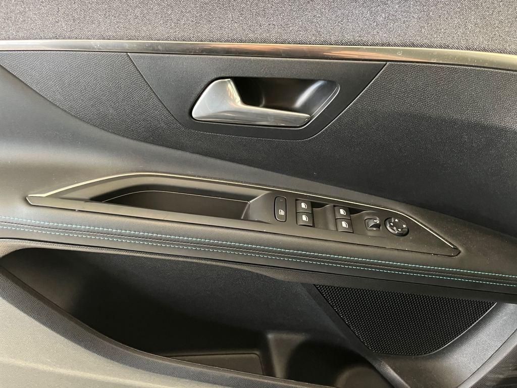 Peugeot 3008 BlueHDi 130 S&S Allure Pack EAT8 96 kW (130 CV) - 10