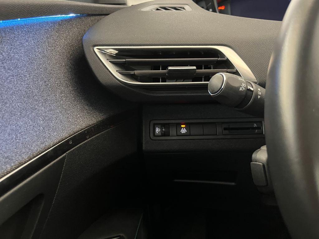 Peugeot 3008 BlueHDi 130 S&S Allure Pack EAT8 96 kW (130 CV) - 11