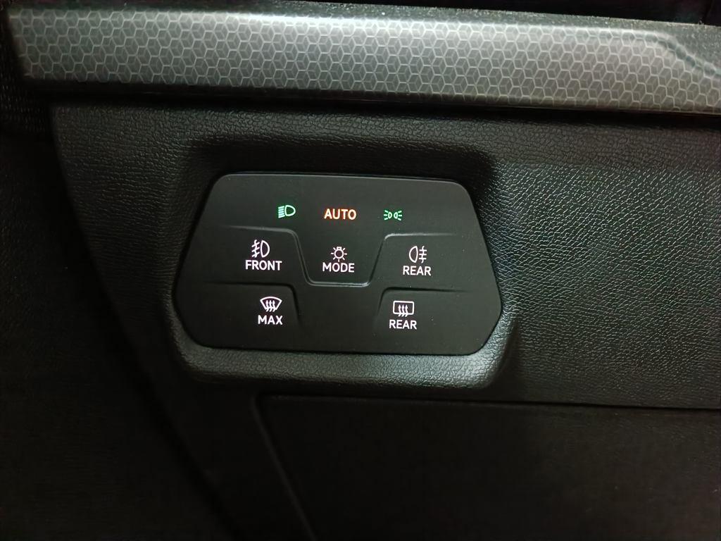 SEAT León ST 2.0 TDI Style XS 85 kW (116 CV) - 9