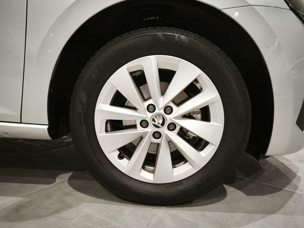 Skoda Scala 1.0 TSI Selection 85 kW (115 CV) - 7