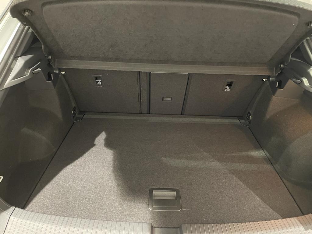 Volkswagen T-Roc R-Line 1.5 TSI 110 kW (150 CV) DSG - 6