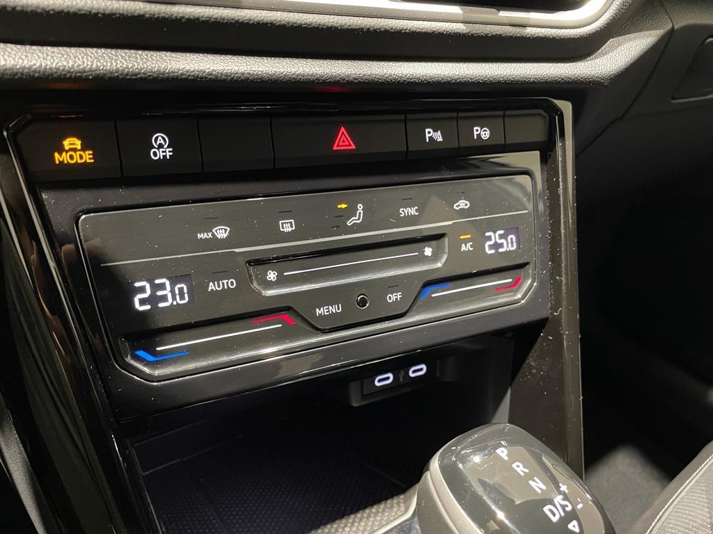 Volkswagen T-Roc R-Line 1.5 TSI 110 kW (150 CV) DSG - 8