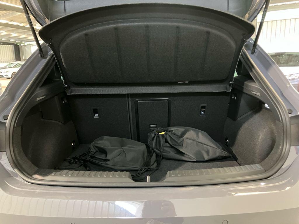 SEAT León 1.5 TSI e-Hybrid FR XM DSG 150 kW (204 CV) - 6