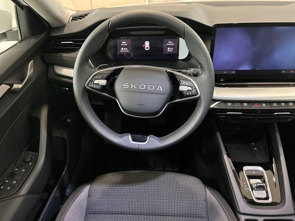 Skoda Octavia 1.5 TSI m-HEV Selection DSG 110 kW (150 CV) - 9