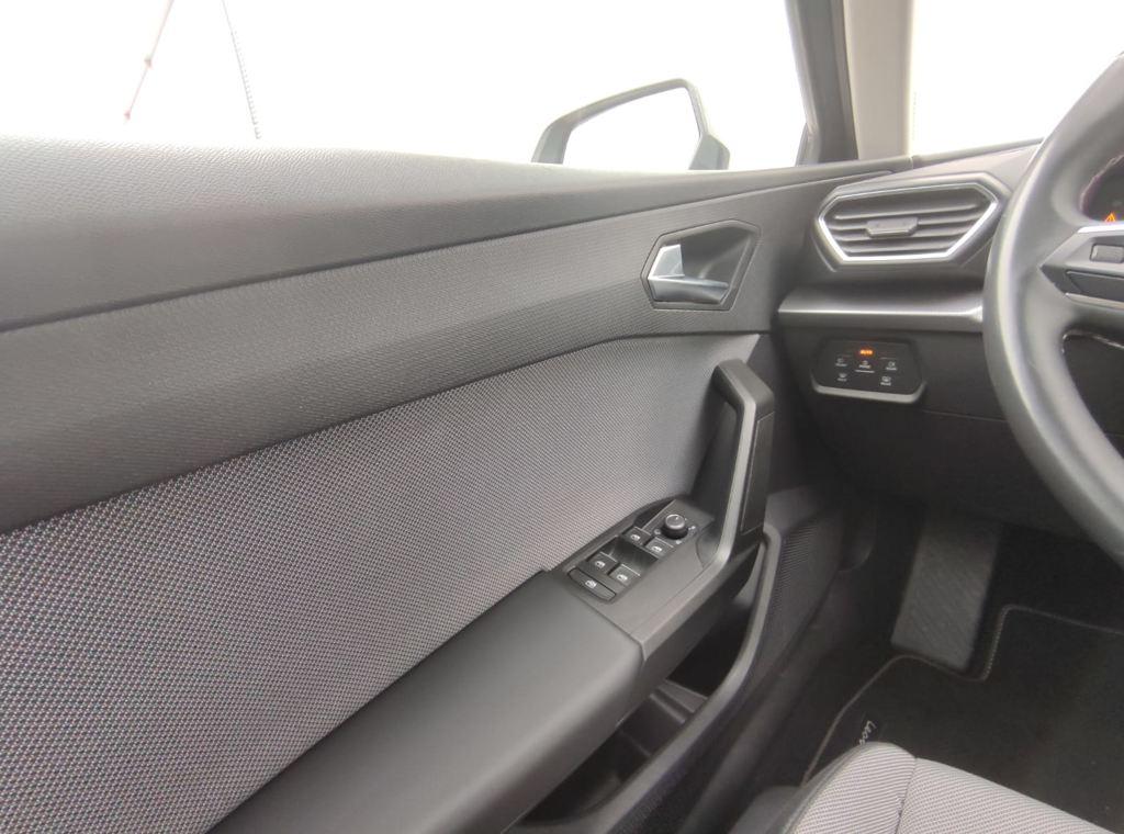 SEAT León ST 1.5 eTSI Style 25 Aniversario DSG 85 kW (116 CV) - 9