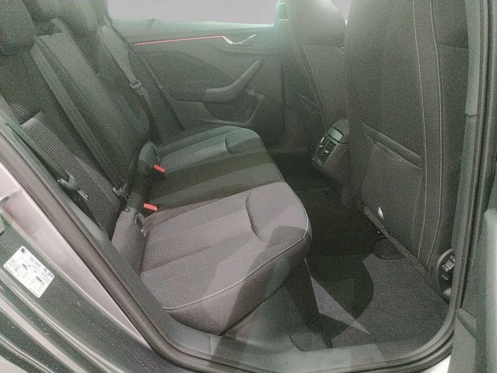 Skoda Kamiq 1.0 TSI Design DSG 85 kW (115 CV) - 5